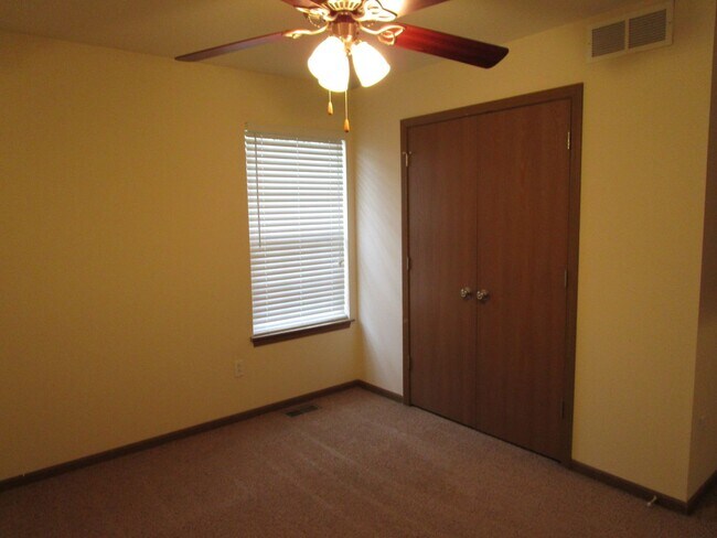 Building Photo - 501-503 Glenstone Dr.