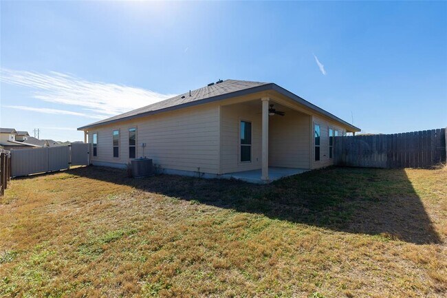 Building Photo - 271 Joanne Lp