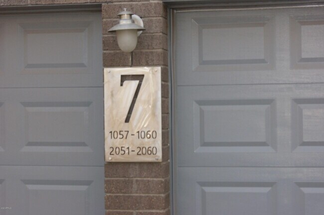Building Photo - 3633 N 3rd Ave