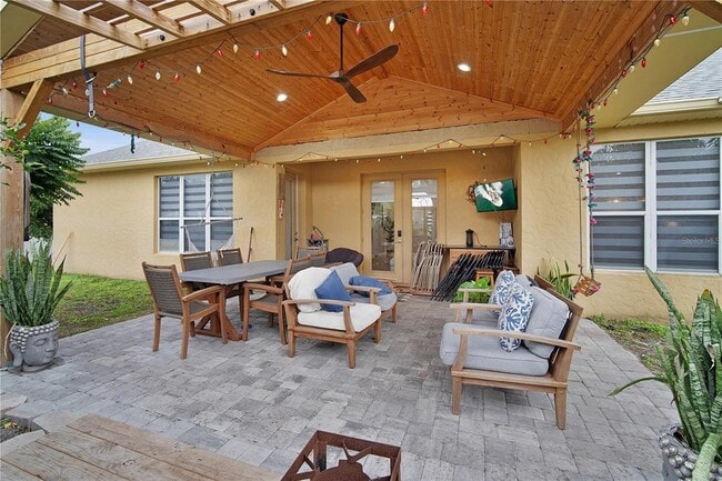 Building Photo - 1057 Island Pointe Dr