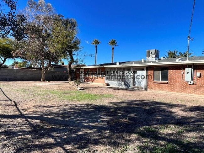 Building Photo - Four Bedroom Home in Silverbell Terrace