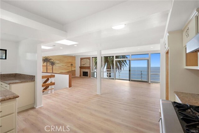 Building Photo - 2105 W Paseo Del Mar