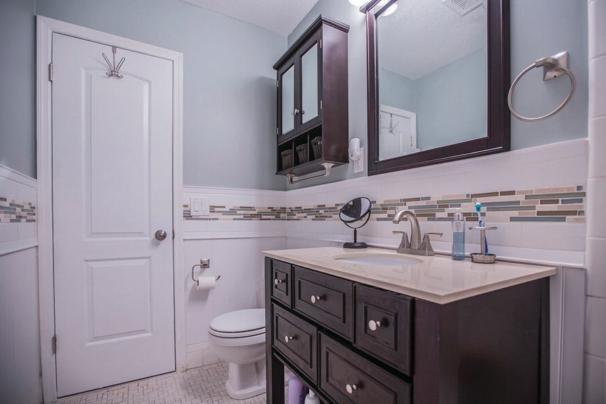 Bathroom - 3000 Golden Rd