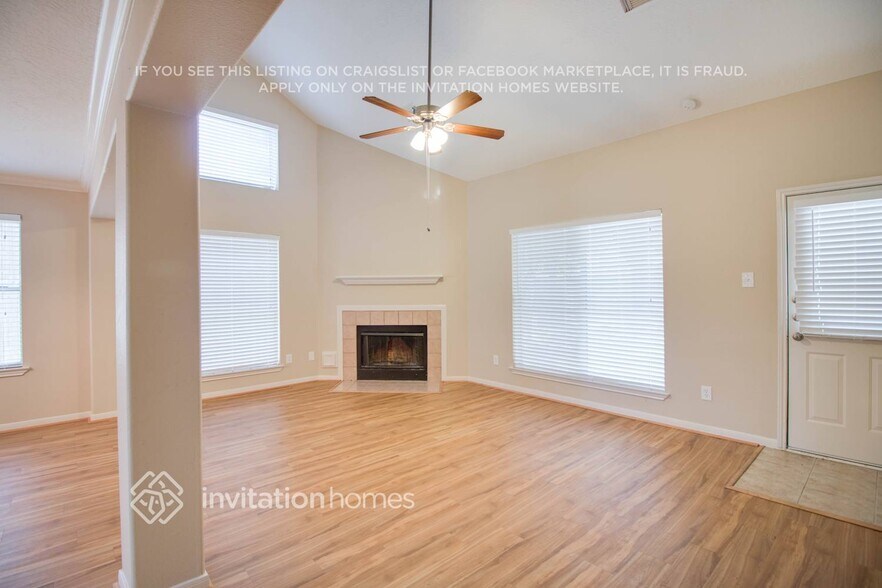 Building Photo - 16031 Copper Canyon Dr