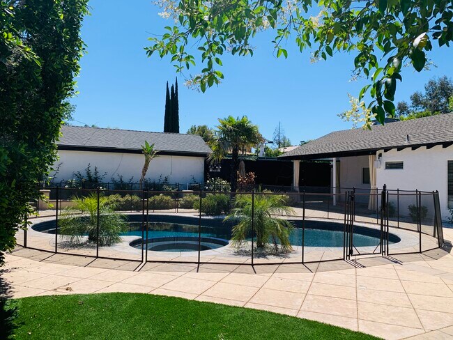 Building Photo - 5148 Otis Ave