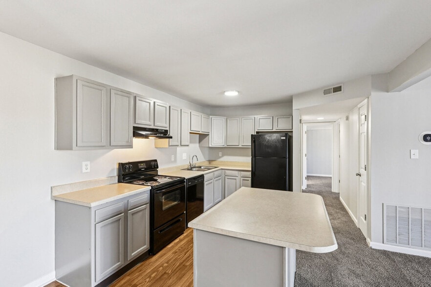 Primary Photo - Brookwood Apartments