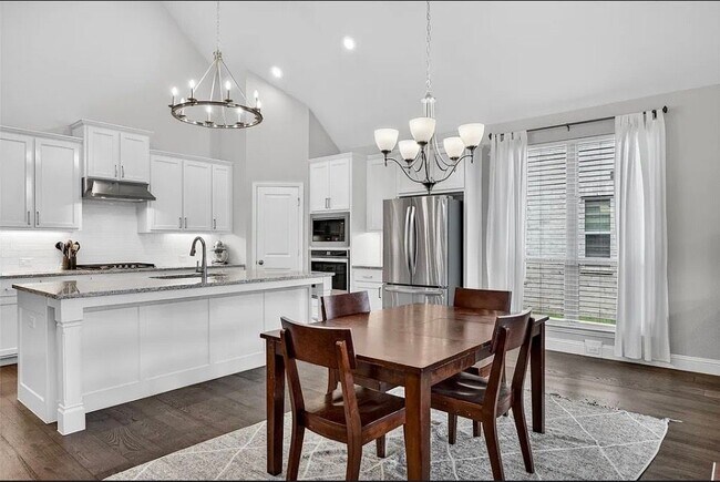 Building Photo - 14044 Falcon Ranch Dr