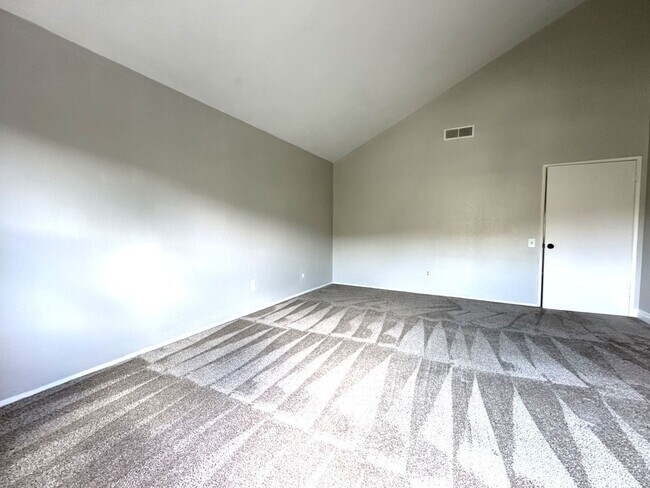 Building Photo - 4BR/3BA House in Rancho Penasquitos - Powa...