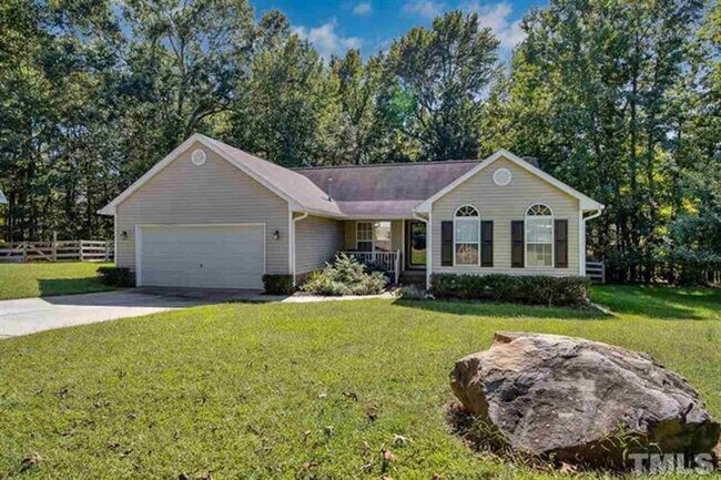 Building Photo - Ranch Home Available - Walk to Downtown Wake Forest!