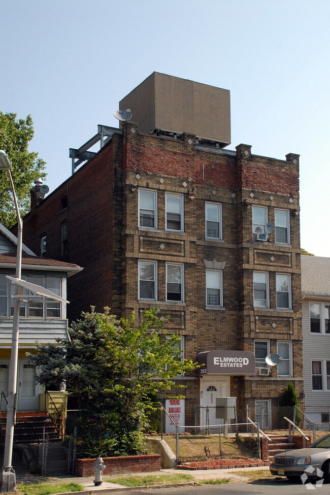 Primary Photo - 262 Elmwood Ave