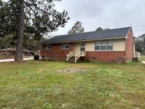 Building Photo - Four Bedroom Two Bath House for Rent $1100...