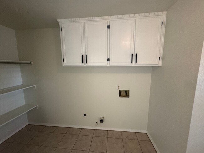 Building Photo - 200 off your move in before 10/15 ! Be Wow...