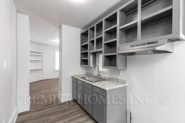 Building Photo - Charming 3BR, Two-Story Home in Canton, OH