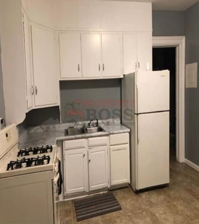 Building Photo - 802 Pine St