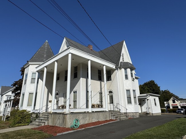 Building Photo - 215 Greenwood Ave
