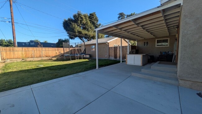 Building Photo - Newly remodeled home near Magnolia Center
