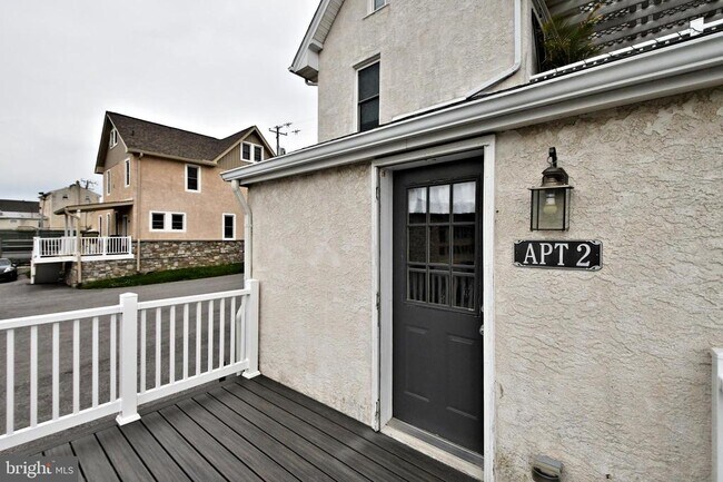 Building Photo - 3232 Ridge Pike