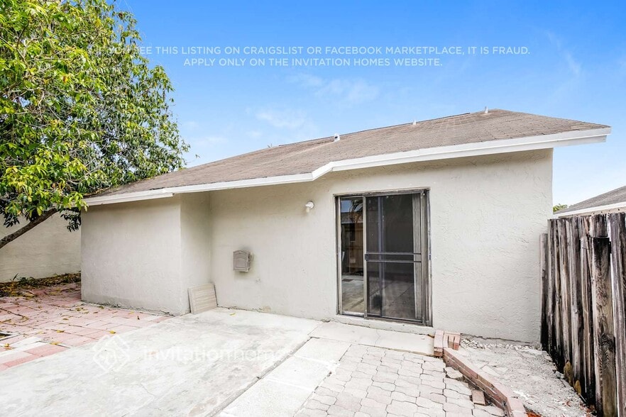 Building Photo - 9810 SW 57th St