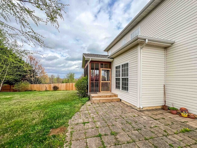 Building Photo - Beautiful 4-Bedroom Home in Hardin Valley with Modern Amenities & Spacious Living