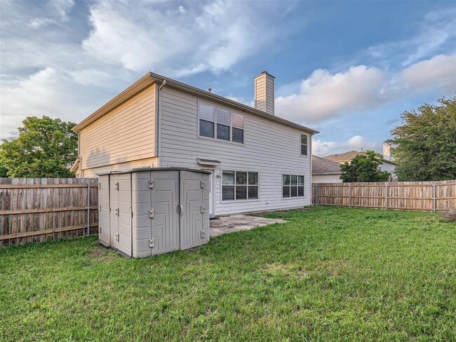 Building Photo - 215 Spruce Dr