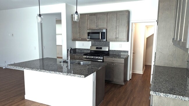 Building Photo - 7449 Channel View St