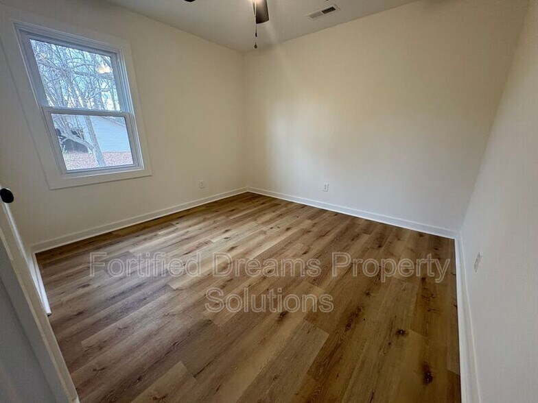 Building Photo - 431 Peeden Dr