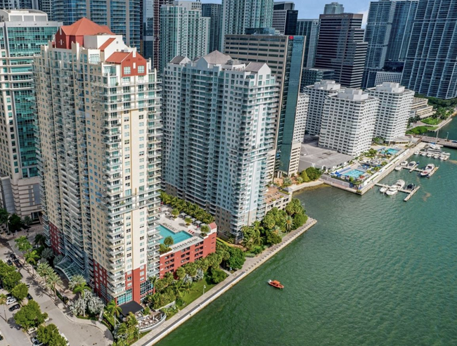 Building Photo - 1155 Brickell Bay Dr