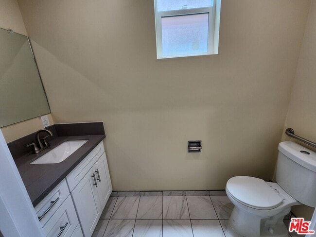 Building Photo - 2726 Cochran Ave