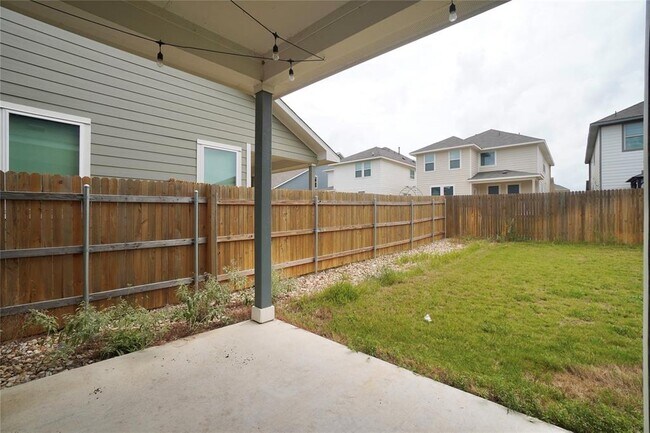 Building Photo - 2513 Danbury Ln