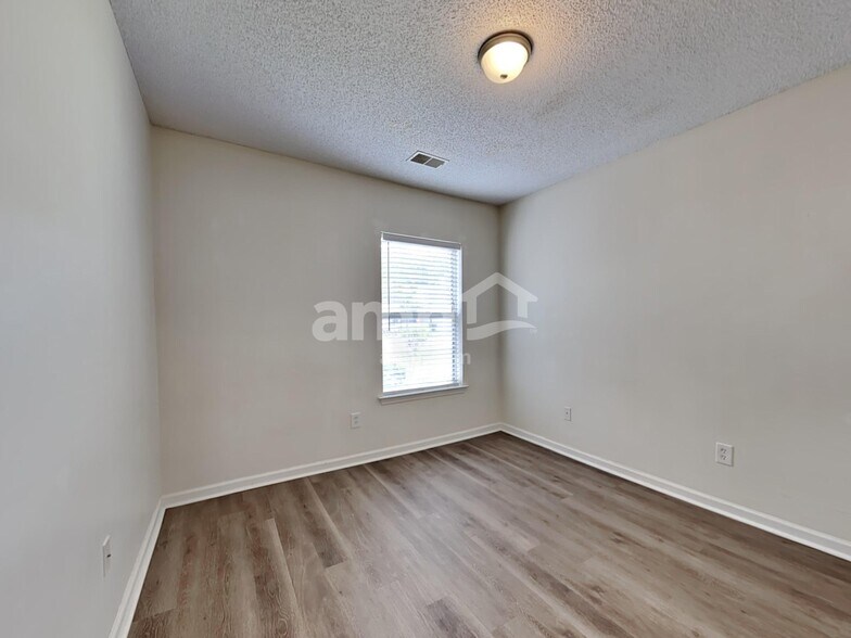 Building Photo - 530 Beverly Dr