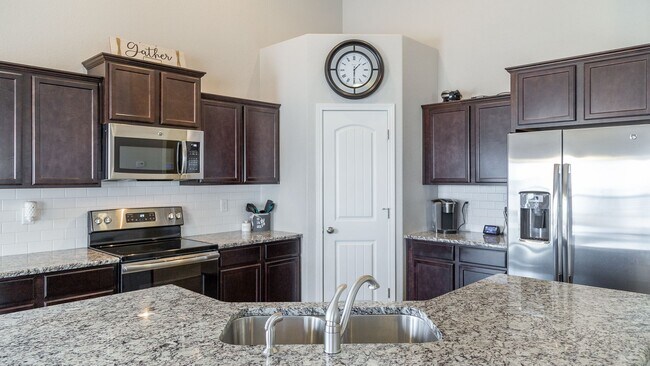 Building Photo - Amazing Ranch Home in Cumbre Vista!