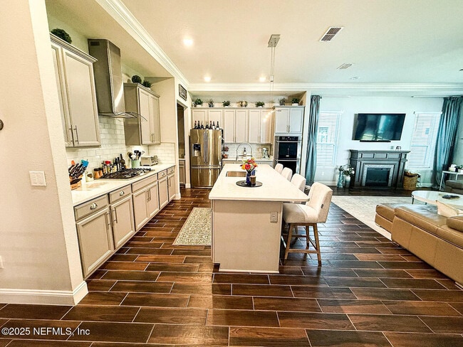 Building Photo - 2866 Montilla Dr