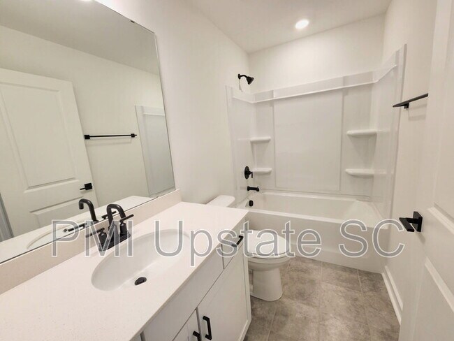 Building Photo - 1283 Westgate Vlg Dr