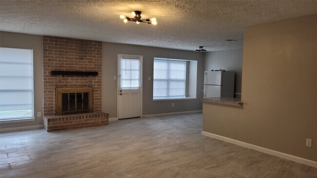 Building Photo - 16818 Dutch Ridge Dr
