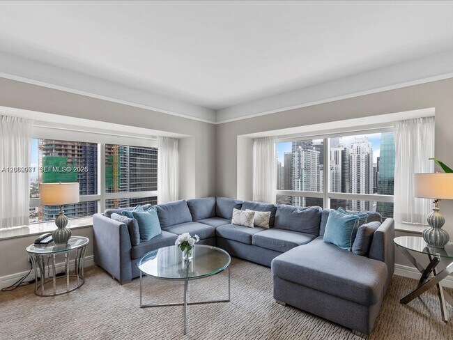 Building Photo - 1435 Brickell Ave