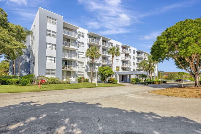 Building Photo - 500 Executive Center Dr
