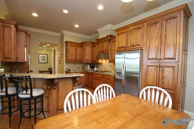Building Photo - 27 Carriage Hill