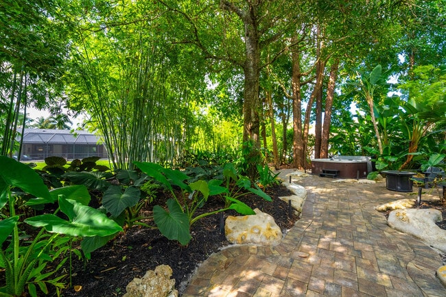 Building Photo - 12466 Quercus Ln