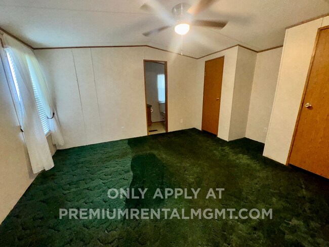 Building Photo - 641 Bayou Dr
