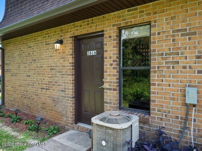 Building Photo - 3614 Overlook Dr