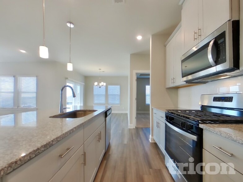 Building Photo - 1245 Dutch peak