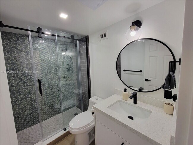 Building Photo - 2501 S Ocean Dr