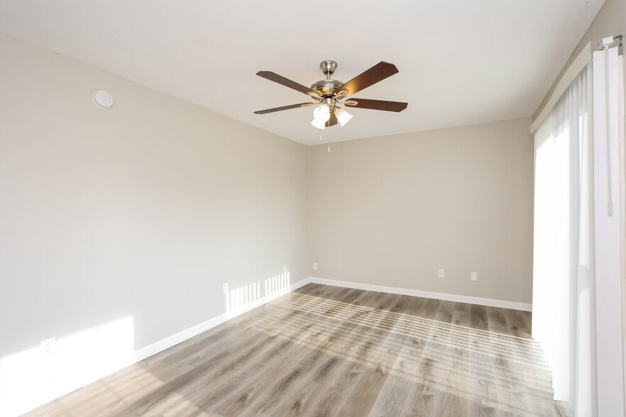 Building Photo - 103 Longfellow Ln