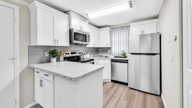 Building Photo - Sugarloaf Estates