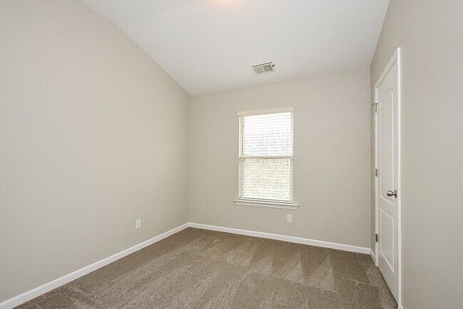 Building Photo - 138 Hill Side Way