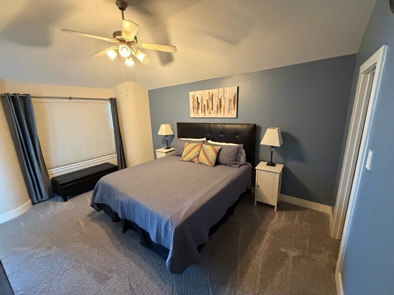 Building Photo - 5810 Darling St