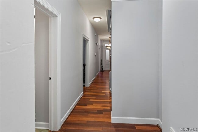 Building Photo - Huge 5 Bedroom House Next to VCU With Off ...