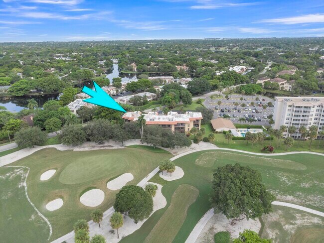 Building Photo - 200 Jacaranda Country Club Dr