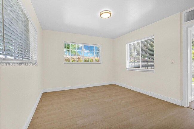 Building Photo - 5781 SW 25th St