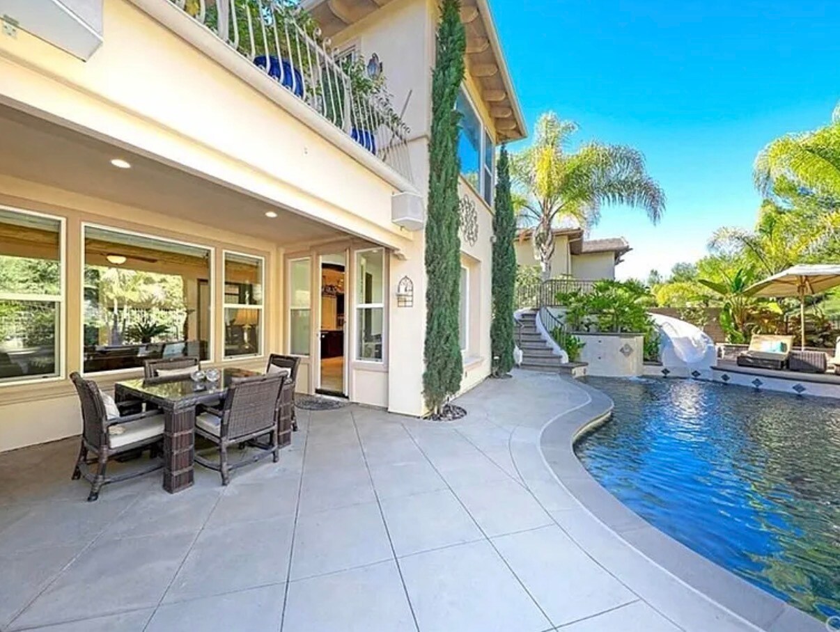 Building Photo - 2531 Costero Magestuoso